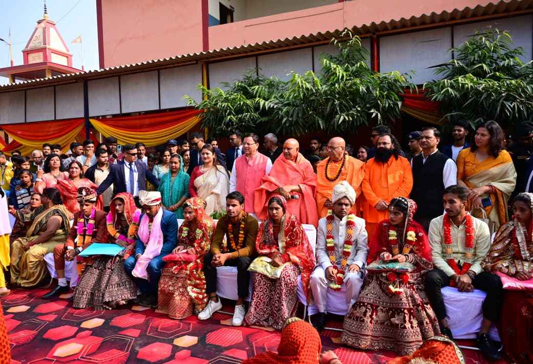 सीएम धामी ने स्वामी सत्यमित्रानंद सभागार, सिद्धबली हनुमान द्वार और शहीद चौक का लोकार्पण किया