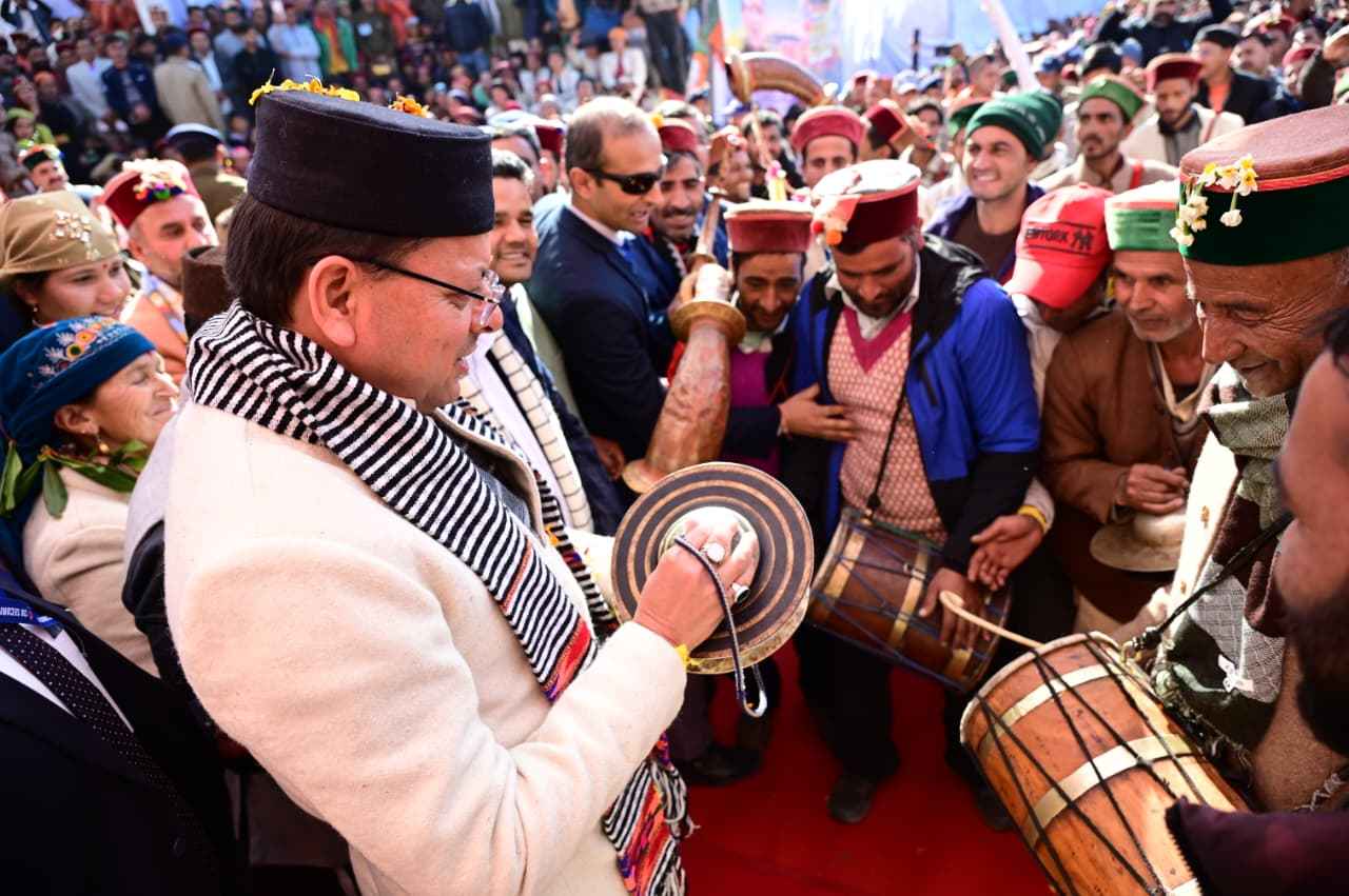 मुख्यमंत्री ने सांकरी में आयोजित विंटर फेस्टिवल का किया शुभारंभ