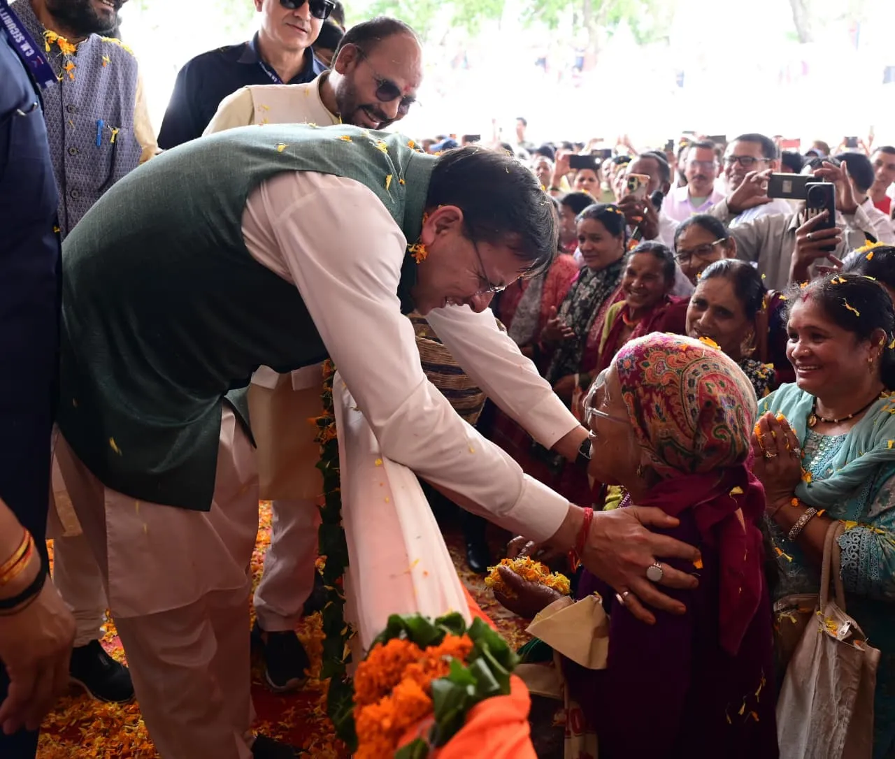 जनता की सेवा ही सरकार का धर्म, हर जरूरतमंद तक पहुंच रहा प्रशासन – मुख्यमंत्री